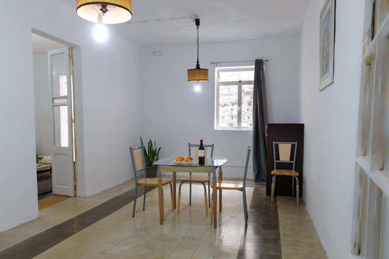 Stylish Valletta 2 Bedrooom City Centre Apartment With Terrace Esterno foto