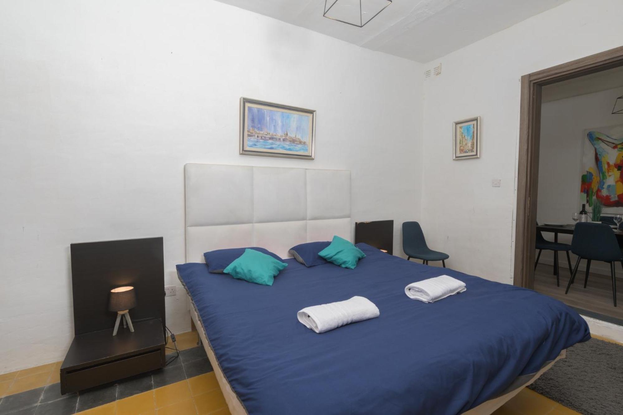 Stylish Valletta 2 Bedrooom City Centre Apartment With Terrace Esterno foto